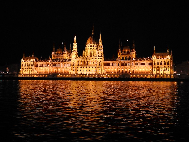 51Parliament from the Danube